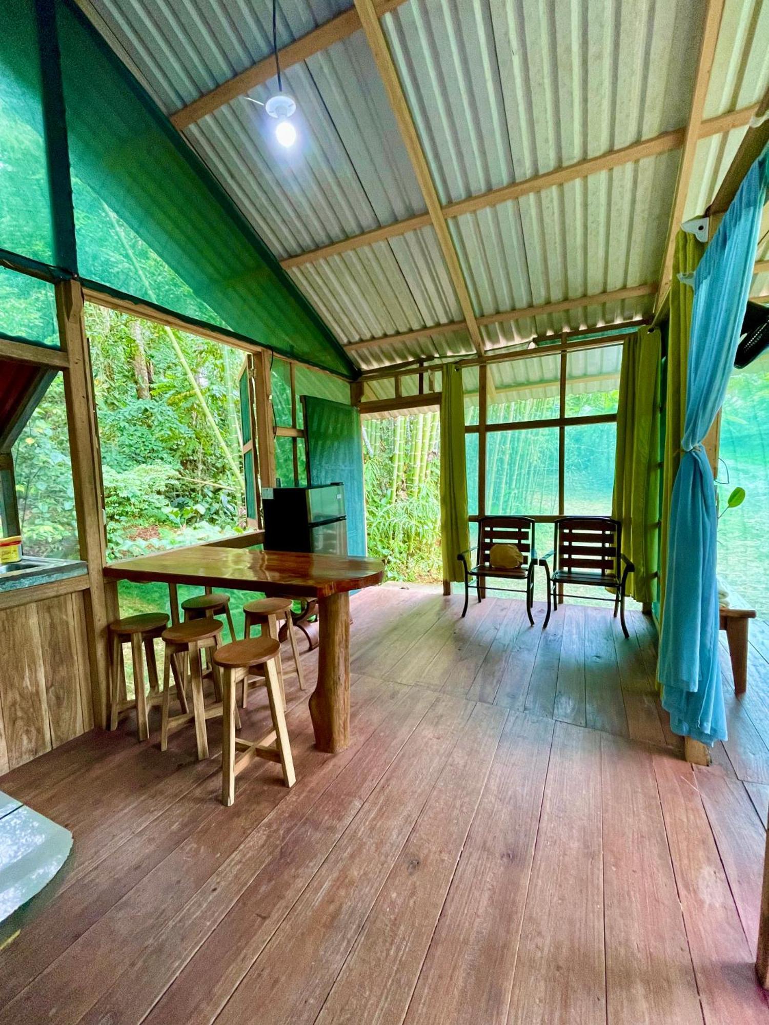 Alouatta Lodge And Canopy Cahuita Exterior foto
