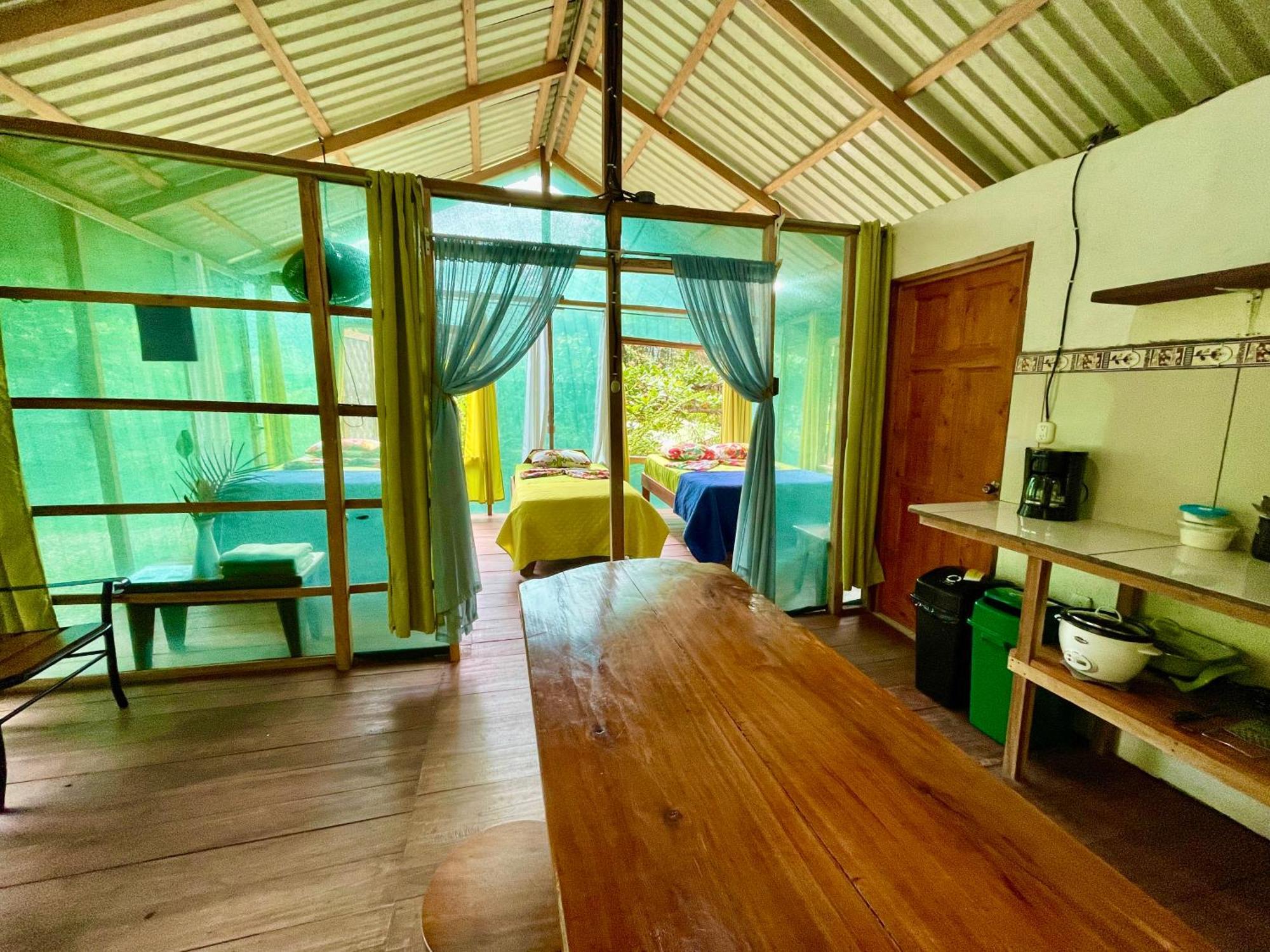 Alouatta Lodge And Canopy Cahuita Exterior foto