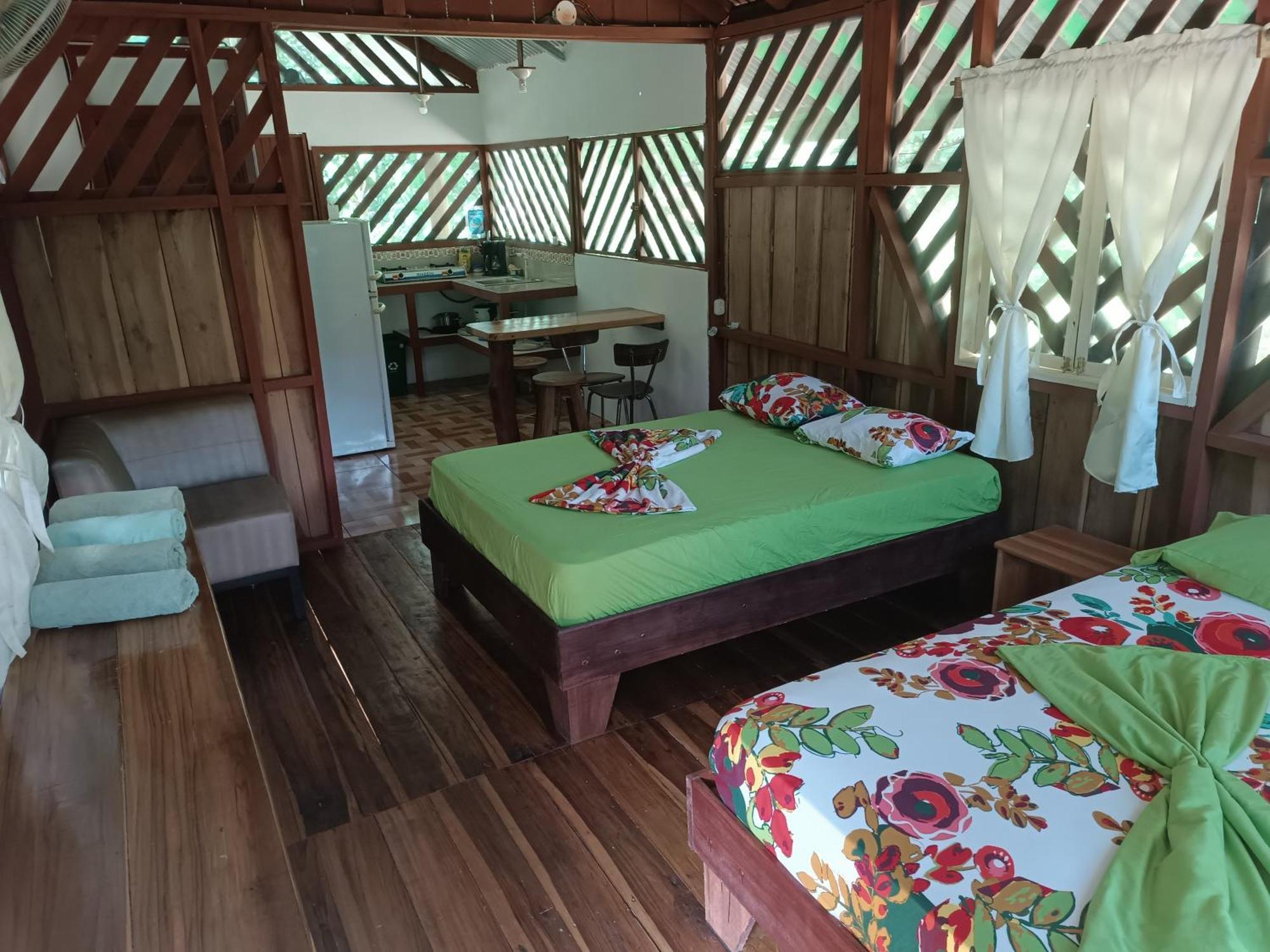 Alouatta Lodge And Canopy Cahuita Exterior foto